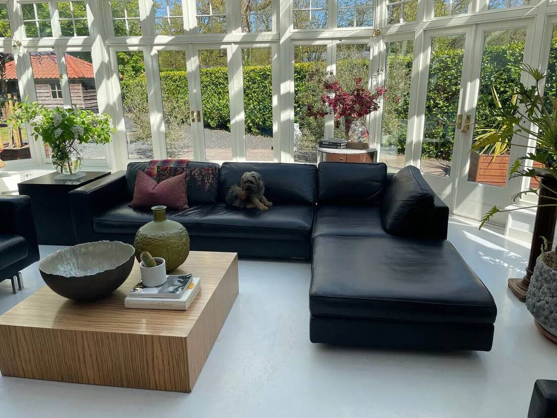 Minotti-bank en zebranotafel