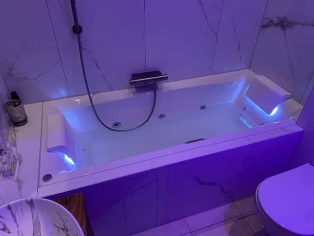 Wellness met whirlpool